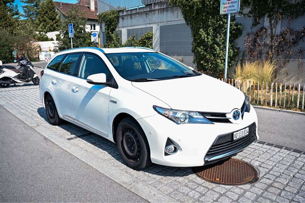 Toyota Autos: Toyota Auris Hybride  – Gebraucht aus Echandens von sou_rd75