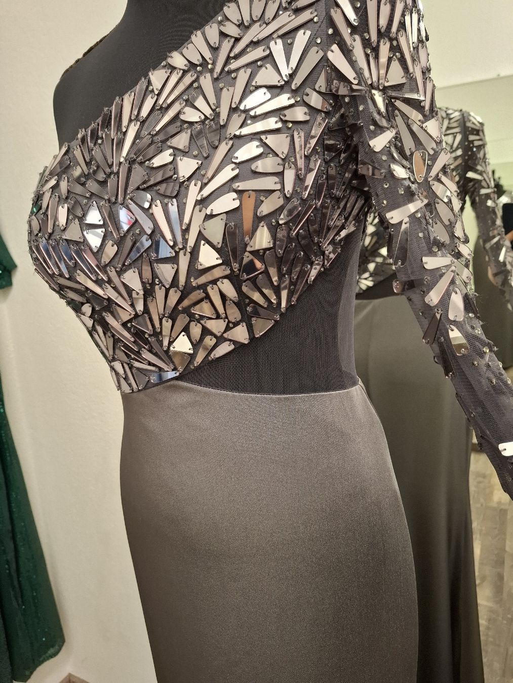 Vestiti: Graues Kleid – Nuovo (secondo la descrizione) da Uster venduto da VMT. 2