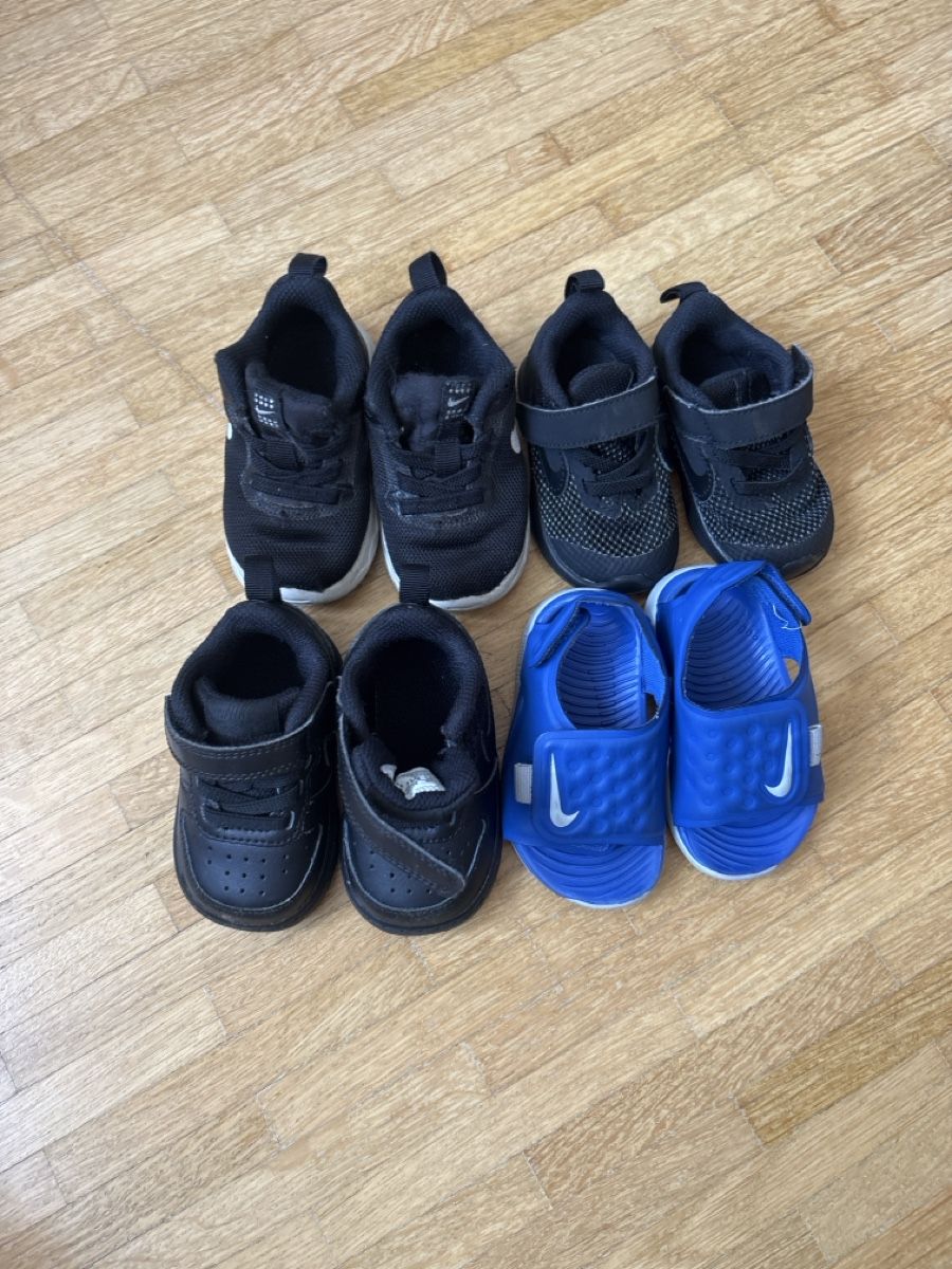 Nike Scarpe per ragazzi: Lot de Chaussures enfant Nike – Usato da La Chaux-de-Fonds venduto da Elora237