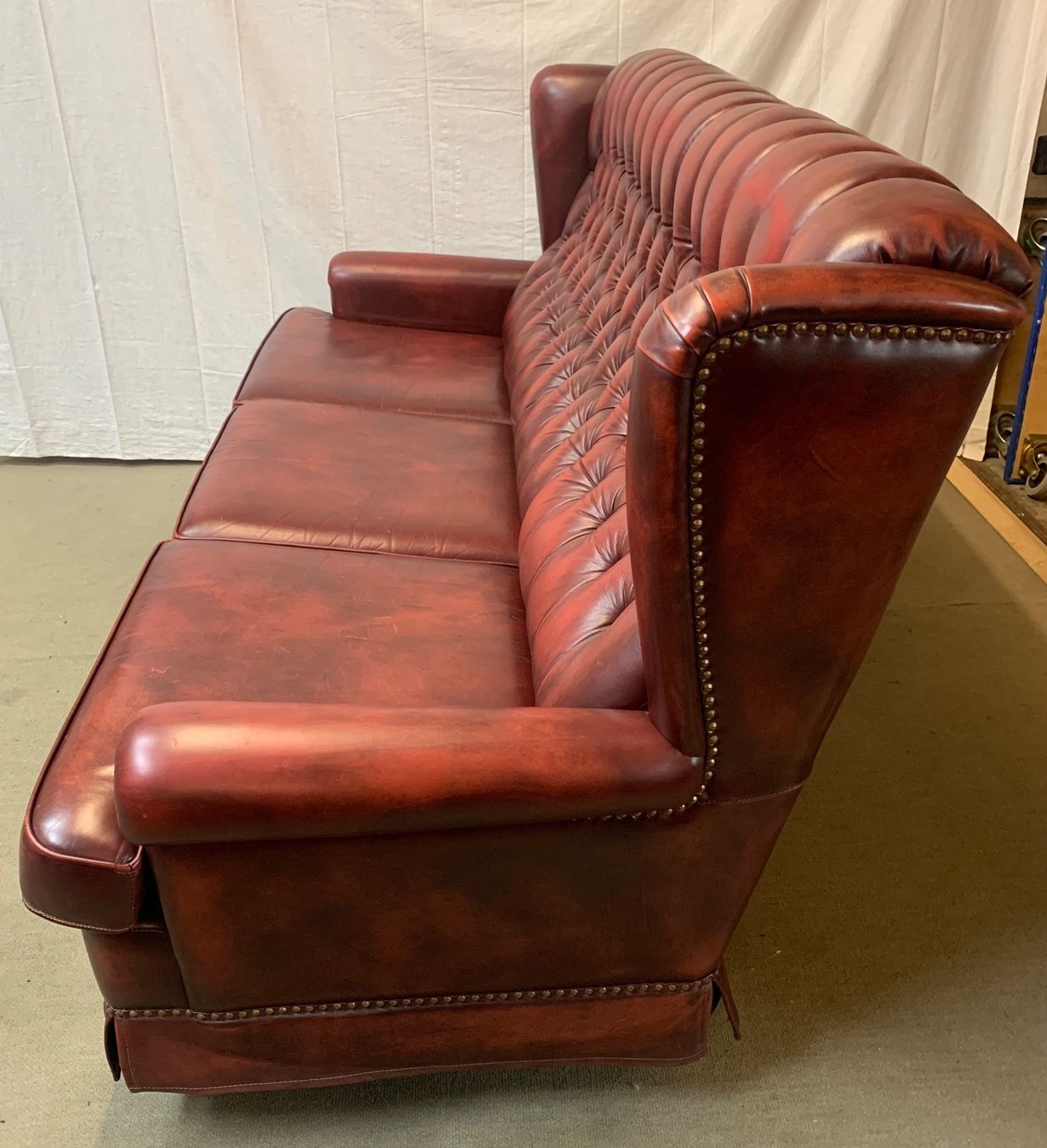 Divani: 3er Sofa mit Höcker, Echtleder, Chesterfield Style! – Usato da Brunnen venduto da Allerwaren 3