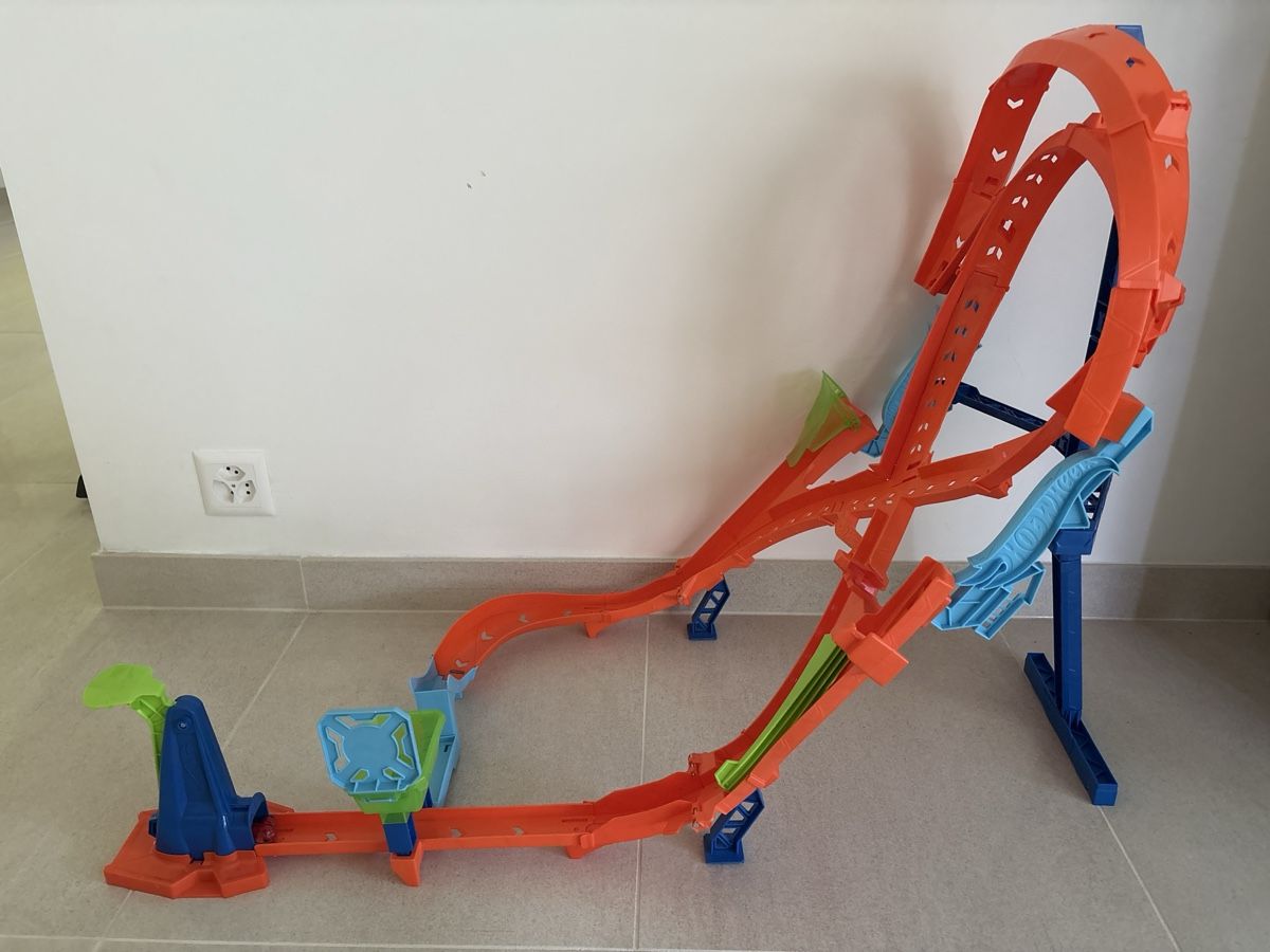 Spielzeuge: Hot Wheels Stunt Track Builder Set – Gebraucht aus Crans VD von DW99 2