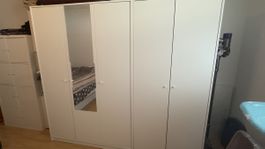 2 Kleiderschränke ( 3 Türen + 2 Türen)