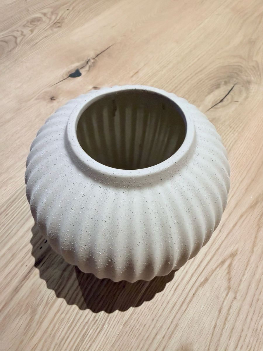 Vasi & Recipienti: Dekorative Blumenvase, beige, gerippt – Usato da Malans GR venduto da amalie94 1