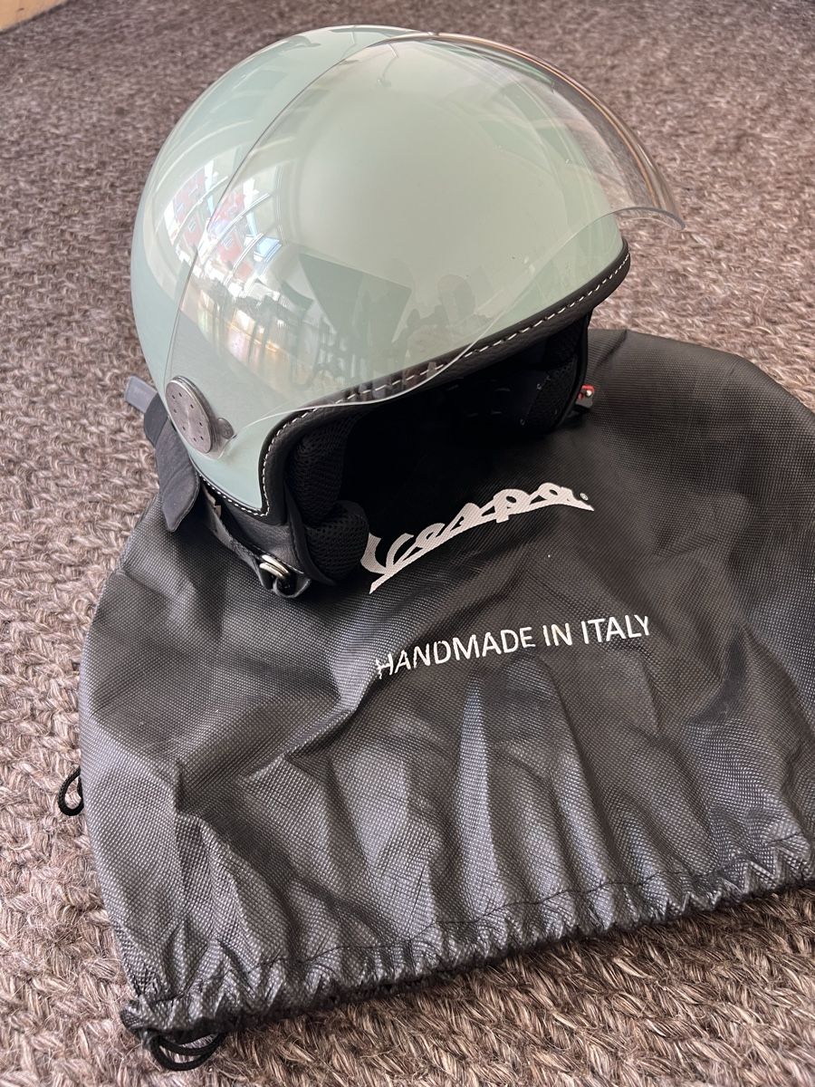 Helme & Visiere: Vespa Helm Grösse M mint  – Gebraucht aus Zürich von Rigoros