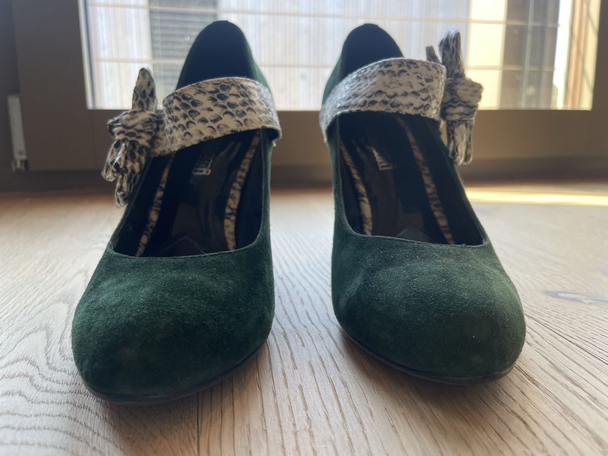 Scarpe da donna: Green suede pumps with snake print bow 38 – Usato da Allschwil venduto da sis_soft 3