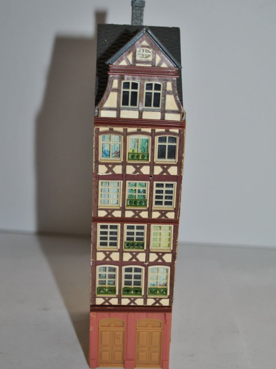 Faller Modelleisenbahnen: Faller Stadthaus (PCA614) – Gebraucht aus Aarwangen von Bahnsupport 2