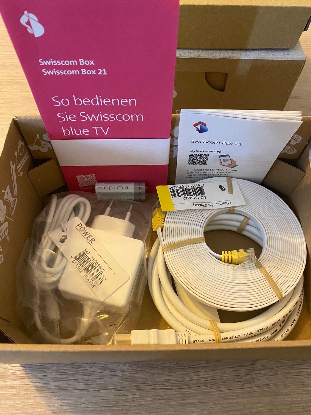 Swisscom Modems & Router: SWISSCOM Internet-Box 4 & Box 21 – Neu und originalverpackt aus St. Gallen von  6