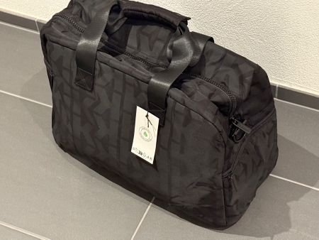 Schwarze Reisetasche Weekender neu mit Etikett!