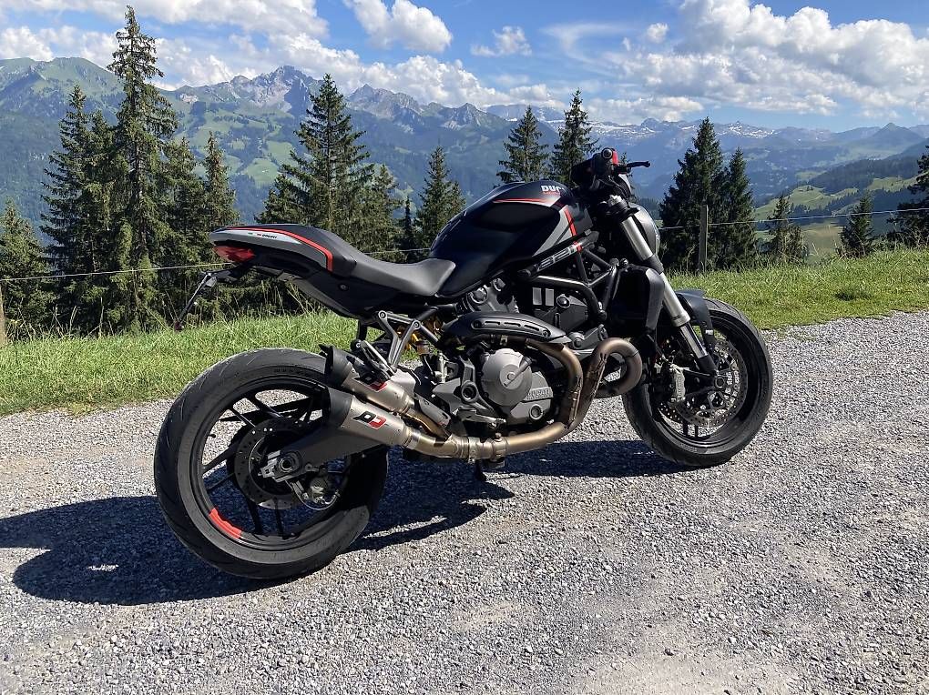 Route: Ducati Monster 821 Stealth – D'occasion à la Chaux-de-Fonds par sim5980