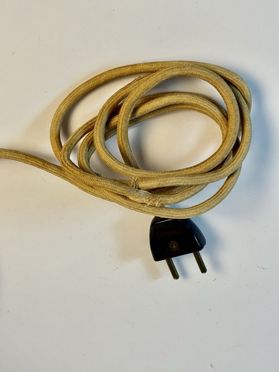 Amba Lampade: Lampe "Quick 1500" de Alfred Muller par Amba – Usato da Genève venduto da GenevasWunderkammer 7