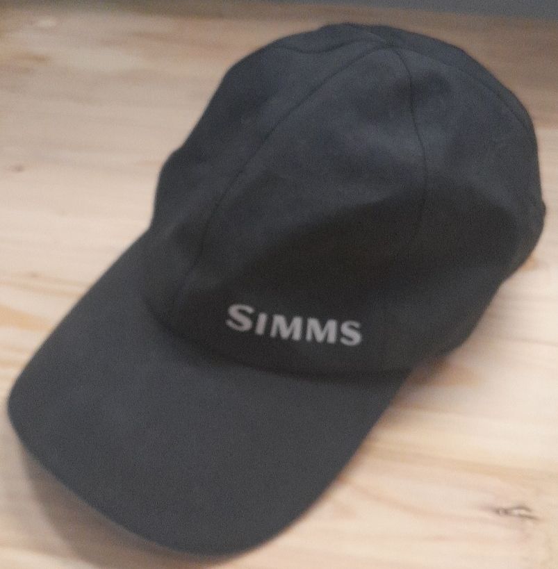 Simms Copricapi, berretti & cappellini: Casquette SIMMS noir taille unique bon état – Usato da Poliez-Pittet venduto da wilmout3