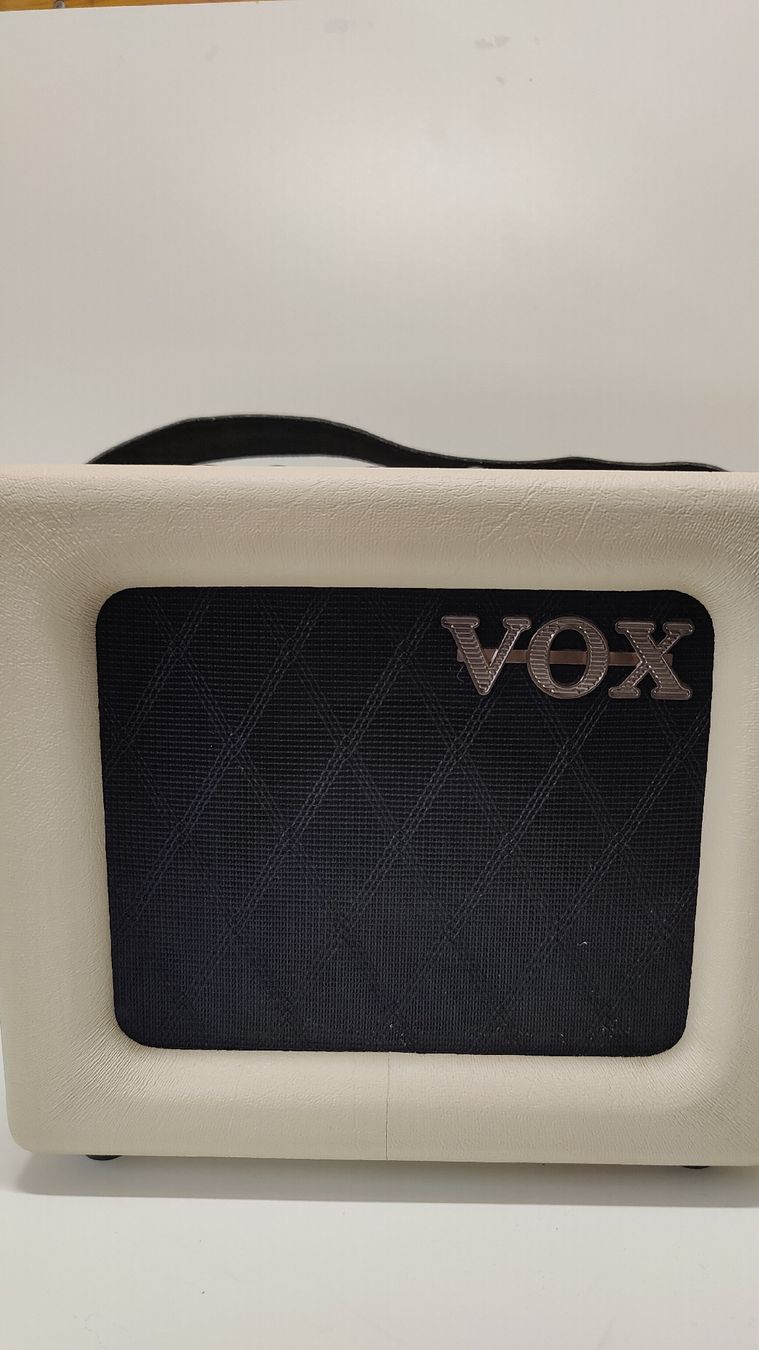 Vox Amplificatori: VOX MINI3 Gitarrenverstärker, mit Kabel oder Batterie (LG) – Usato da Neuenhof venduto da SchnaeppliAllerlei 1