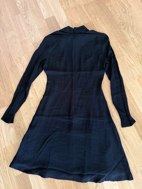 Sandro Vestiti: Sandro Kleid schwarz Gr. 34 wie neu – Usato da Wabern venduto da MagdalenaWabern 1