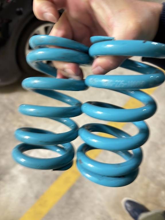 BMW Toutes les pièces auto: Nitron Federn von einem Nitron R3 – D'occasion à Zollikon par gaeng4665 2