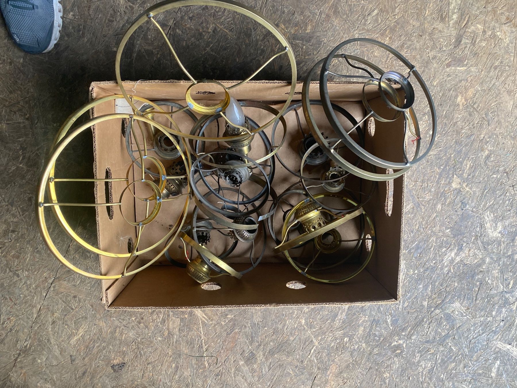 Lampen: Lot Lampenteile Petroleumlampe – Gebraucht aus Mosnang von Goldwasser 4