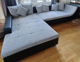 Ecksofa mit Recamiere – Grau/Schwarz – inkl. Kissen