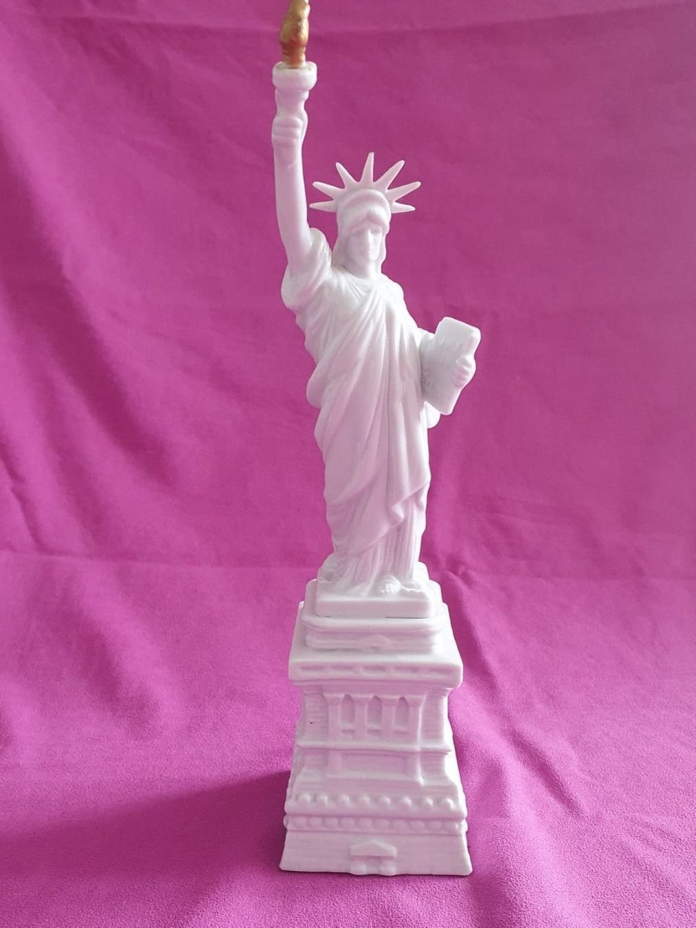 Skulpturen & Statuen: Freiheit Statue mit Gold Fackel – Gebraucht aus Abtwil AG von MaVo.0710 1