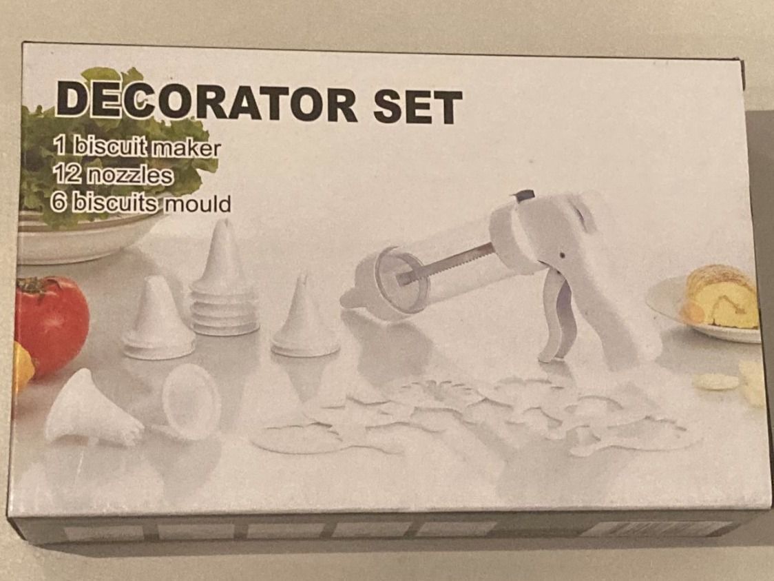 Teglie da forno: DECORATORSET 1biscuit, maker12nozziles,6 biscuits mould Nr.9 – Nuovo e nell'imballaggio originale da Wallisellen venduto da ASZT
