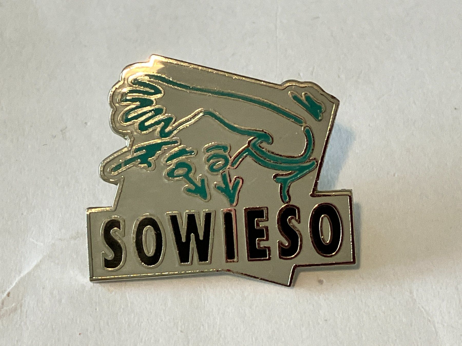 Plaketten & Abzeichen: 1 Pin Sowieso – Gebraucht aus Basel von djwwpp