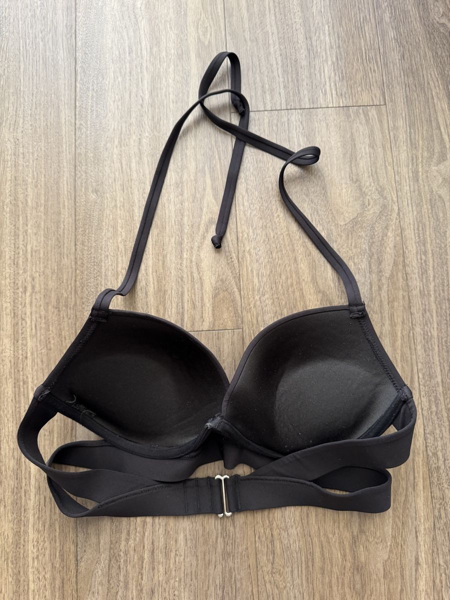 H&M Costumi da bagno & Bikini: BLACK BIKINI TOP🖤 – Usato da Dietikon venduto da athiinax 1