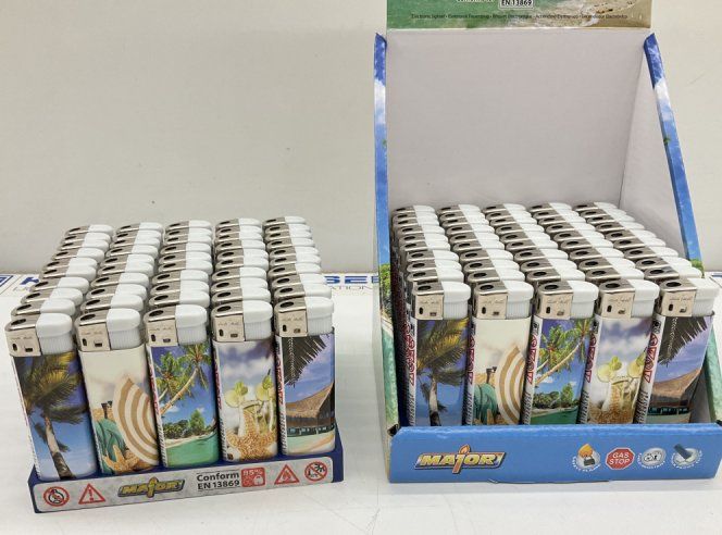 Feuerzeuge: 100 Stück Feuerzeug – Neu und originalverpackt aus Kehrsatz von CIVOMILES