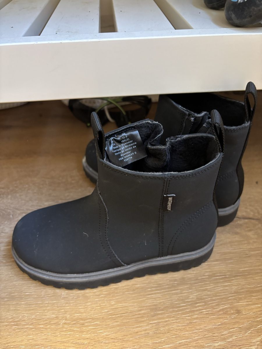 H&M Scarpe per ragazze: Winterfeste, wasserdichte Schuhe, Gr. 30 – Usato da Netstal venduto da ali_x5fx 1