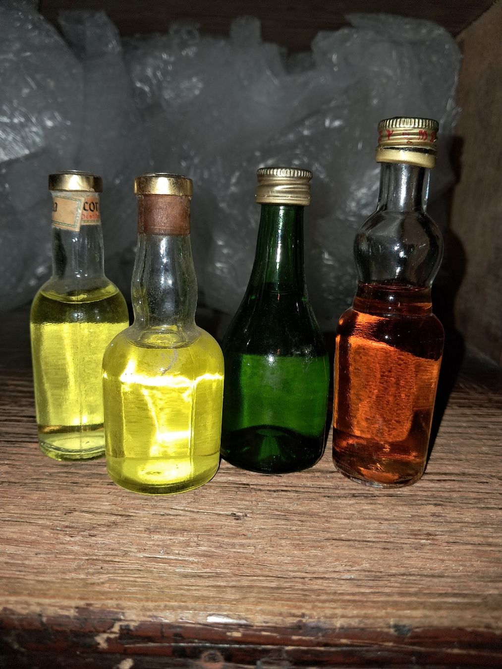 Spiritueux: Lot de 4 mignonnettes Liqueur  – Neuf avec emballage d'origine à Le locle par juliensaran 3