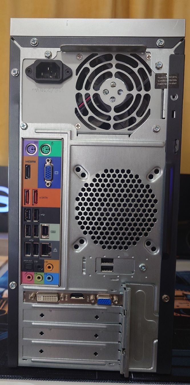 Acer PC: Home Office Computer mit 12 GB Ram, SSD & Windows 11! – Usato da Ennetmoos venduto da Faders 3