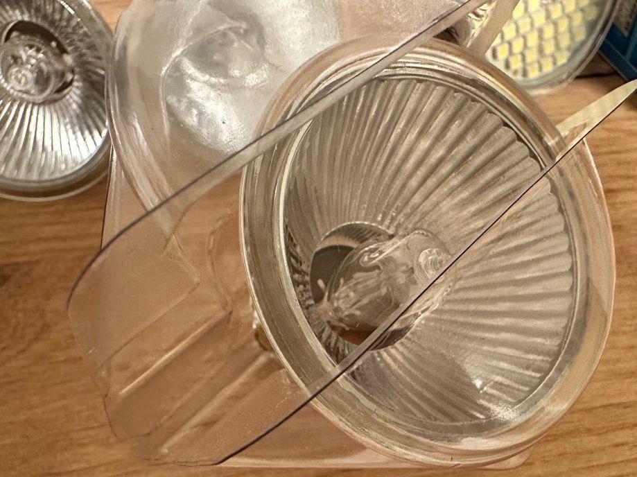 Lampen: Vier GU10 Spots (Halogen & LED) – Gebraucht aus Thalwil von Thommy_nau