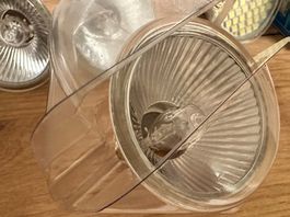 Vier GU10 Spots (Halogen & LED)