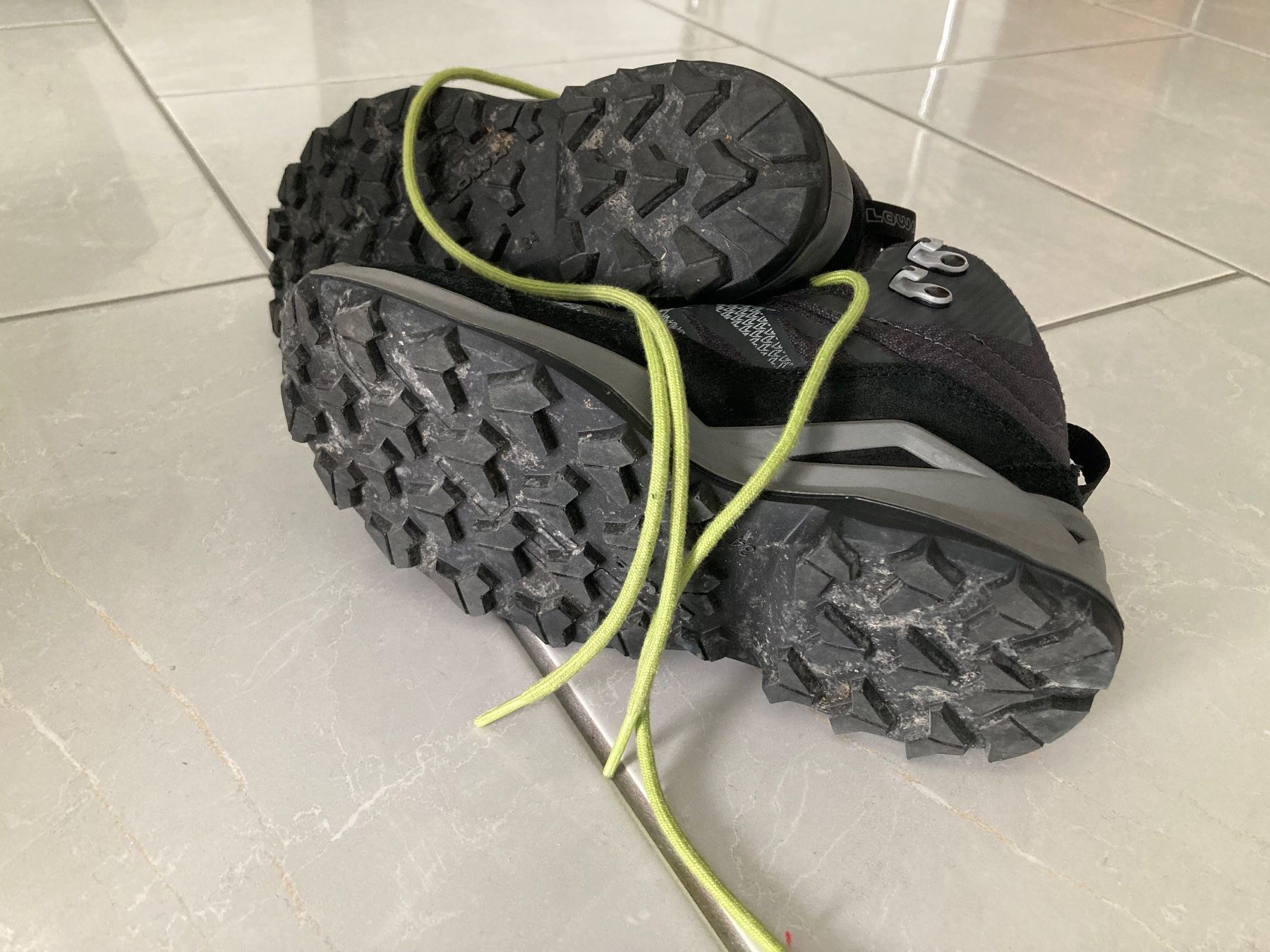 Lowa Herrenschuhe: Lowa Wanderschuhe, Grösse 34 – Gebraucht aus Männedorf von yellowshark01 4