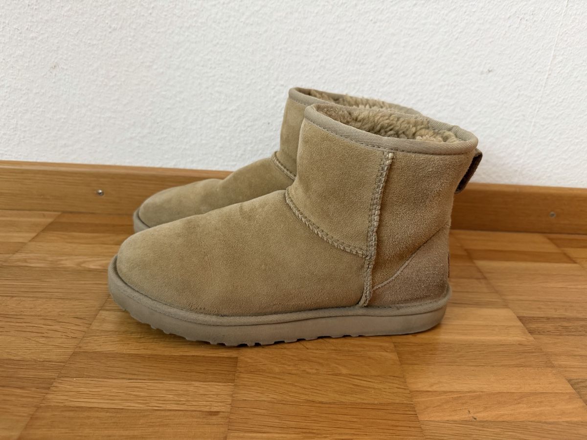 Ugg Scarpe da donna: Winter UGG Boots Braun Gr. 39 - Warm & Gemütlich! – Usato da Jona venduto da Good_luck_
