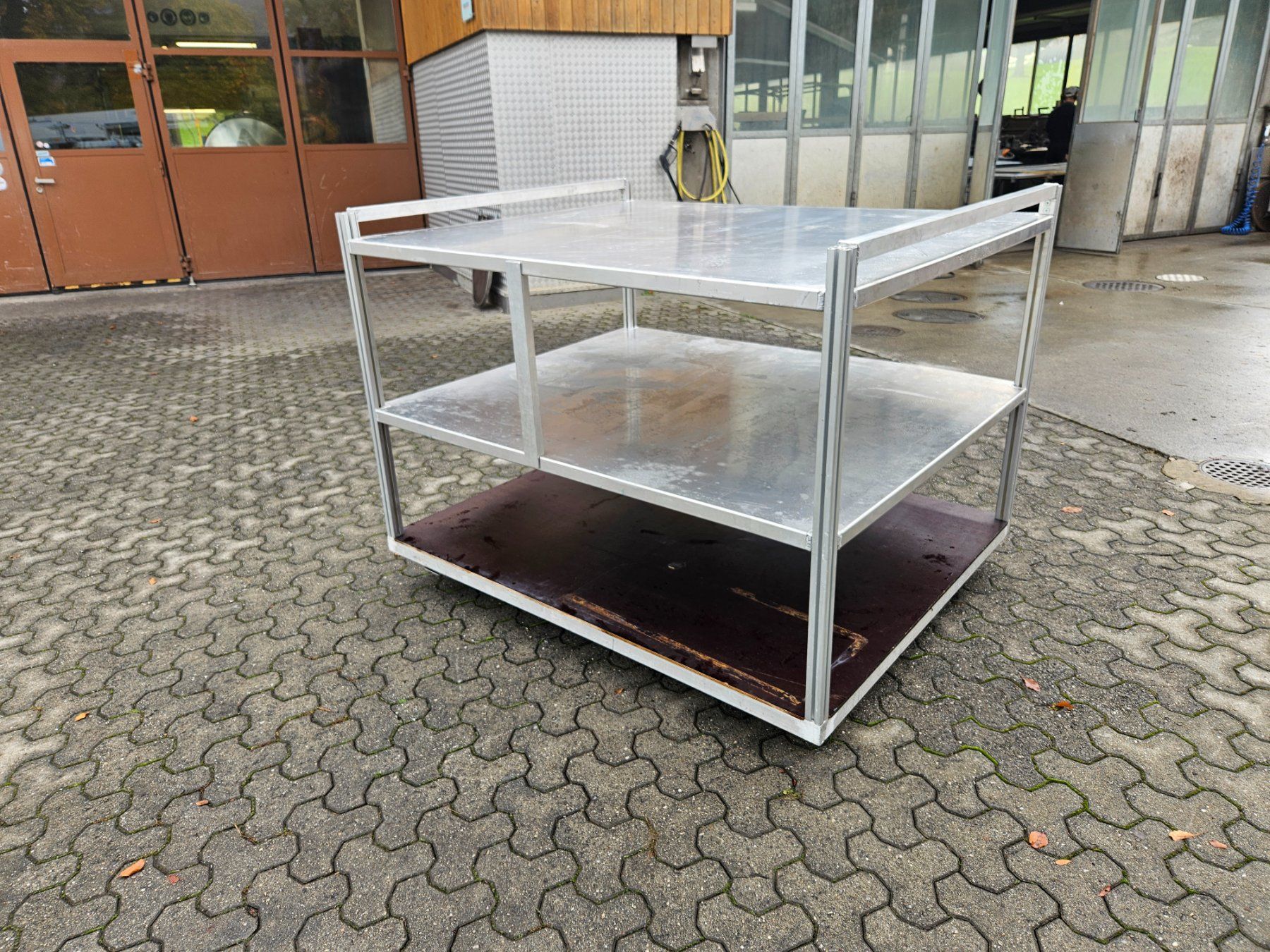 Scaffali: Gestellwagen aus Alu – Usato da Alpnach Dorf venduto da marlis64 2