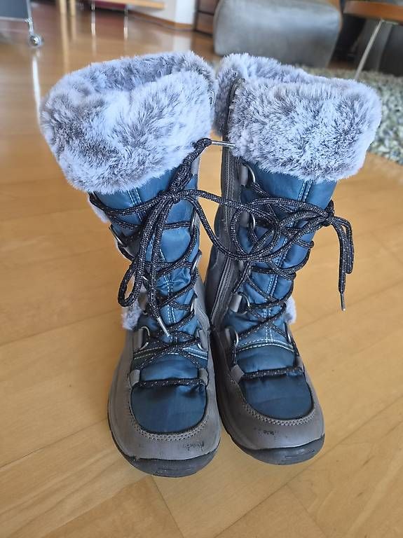 Schuhe für Mädchen: Kuschelige Winterstiefel, Gr.32 – Gebraucht aus Russikon von i_laura 1