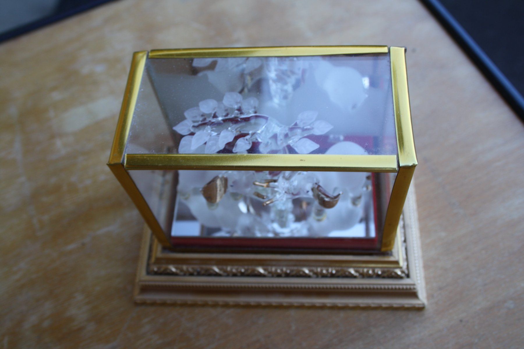 Statuette: GLAS ELEFANTEN IN GLASBOX MIT BAUM DEKORATION – Usato da Wauwil venduto da Pneuedy 4