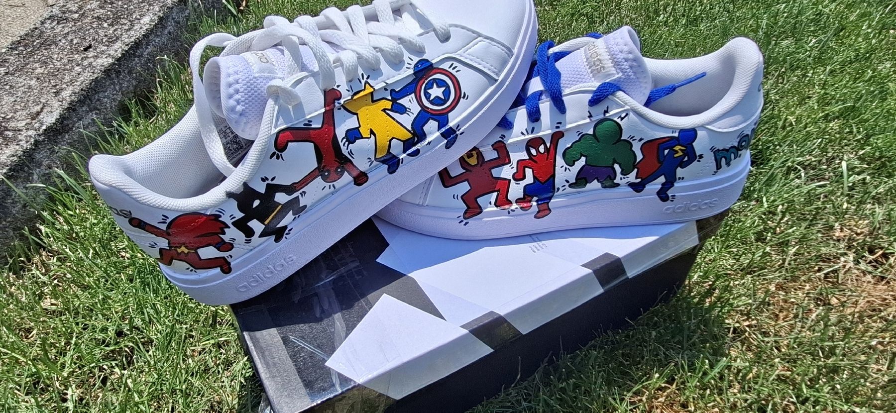 Adidas Chaussures hommes: Custom adidas Marvel Keith Haring – Neuf avec emballage d'origine à Camignolo par Hakunamat5