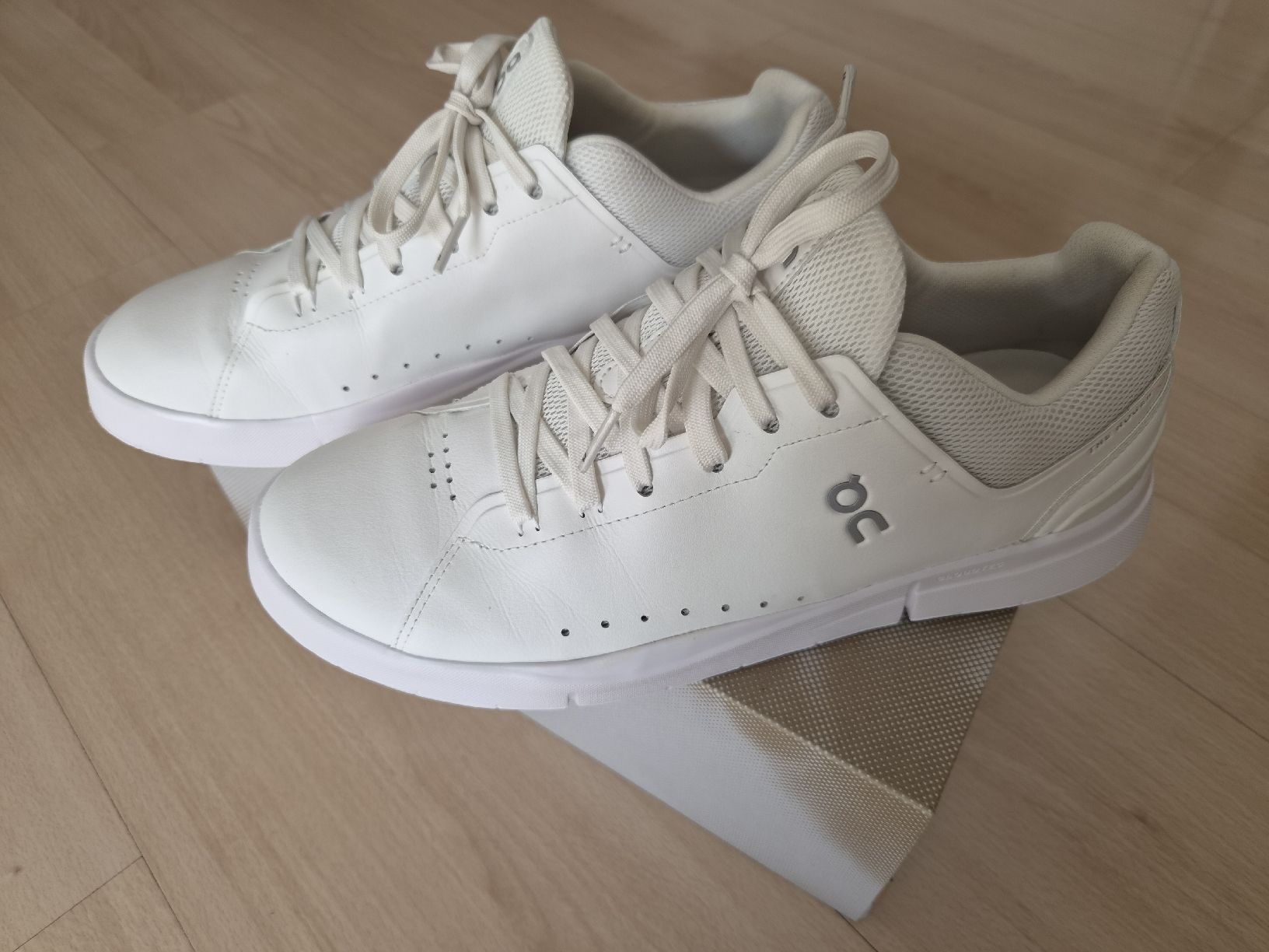 On Chaussures hommes: OnCloud Schuh, Sneaker weiss Gr. 45 – Neuf (Voir description) à Adlikon par jahr01