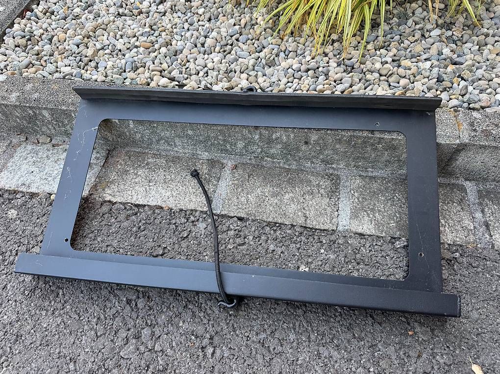 Tische: Tablette Alu Cab - Table latérale 4x4 – Gebraucht aus La Sarraz von Syl_Tyr732 3