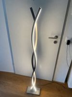 Geschwungene LED-Stehlampe von Aldi – sehr guter Zustand