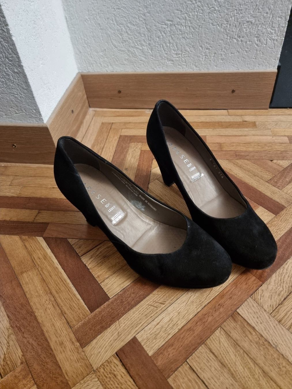 Scarpe da donna: Escarpins cuir noirs 38 – Usato da Veyrier venduto da Leilazizou 1