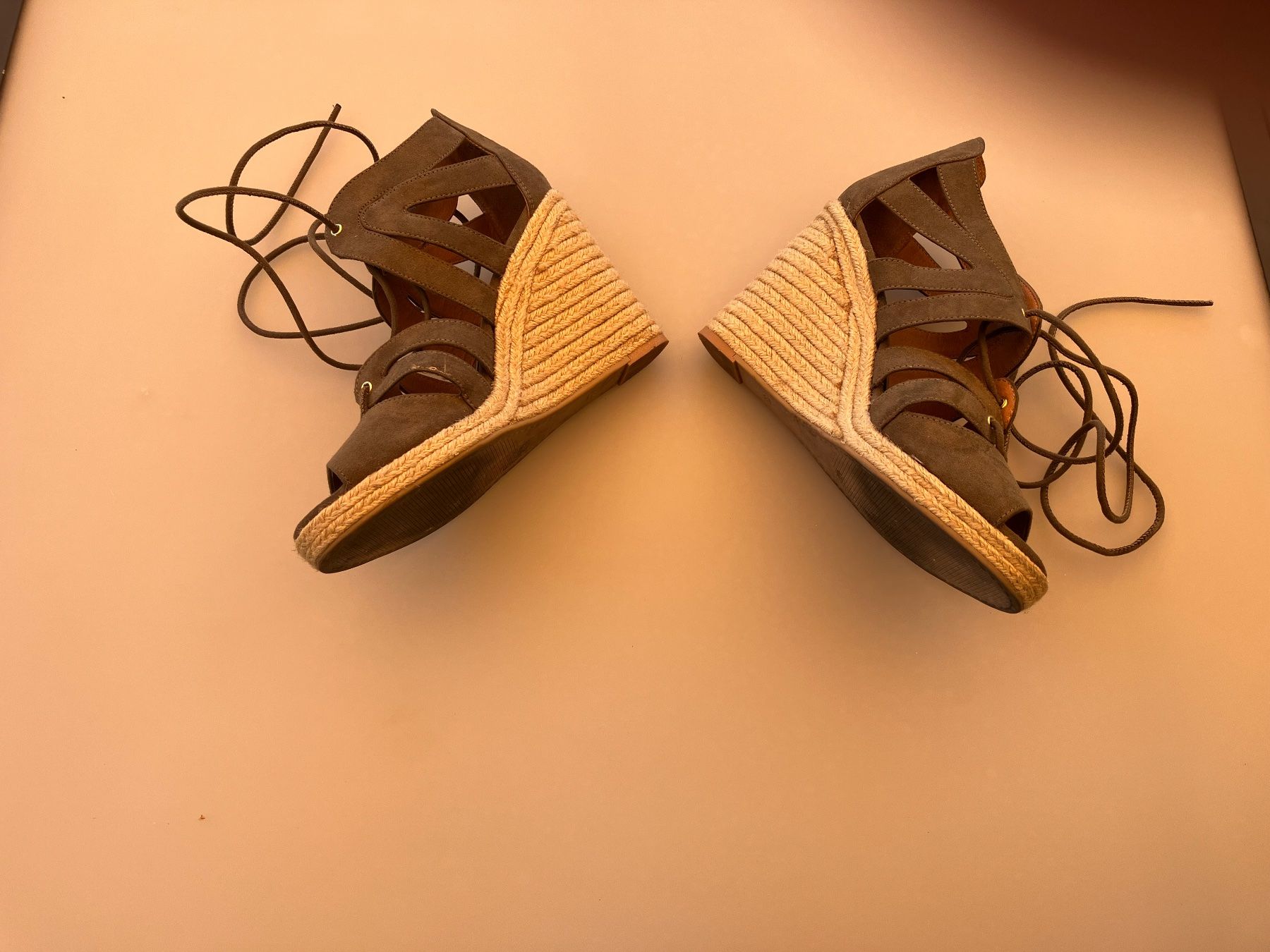H&M Scarpe da donna: Sandales compensées H&M T39 été lacées – Usato da Chavannes-des-Bois venduto da mai_pfq6 1