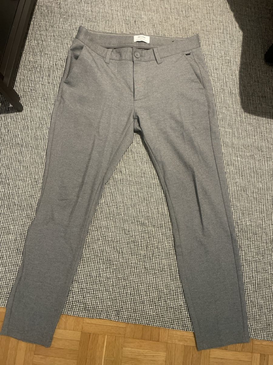 Hosen: Anzughose grau Gr. 32/30 – Gebraucht aus Oberweningen von lb2000