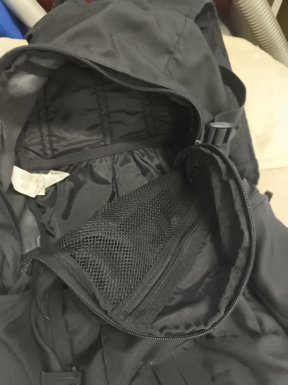 Nike Rucksäcke: Nike Rucksack schwarz ATHDEPT gebraucht(A23) – Gebraucht aus Künten von Schnaepplihuus 3