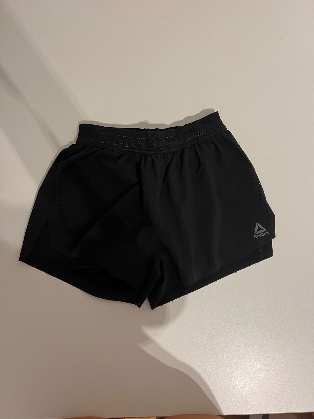 Reebok Hosen: Reebok Sportshorts – Gebraucht aus Erlenbach von paulina.rad
