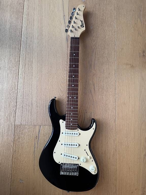 Strumenti musicali: E-Gitarre Cort G110 Junior mit Verstärker – Usato da Otelfingen venduto da che_26d5 1