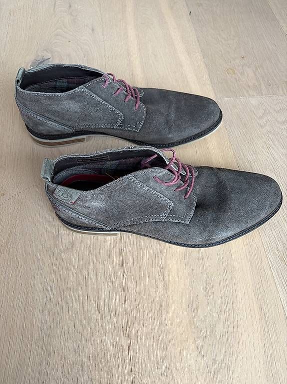 Bugatti Scarpe da uomo: Bugatti Anzugsschuhe Wildleder Grösse 44 – Usato da St.Gallen venduto da Meieneb 1