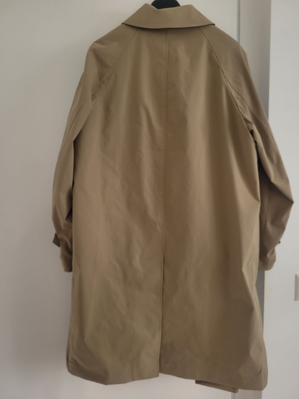 Uniqlo Mäntel: Imperméable beige classique, coupe droite – Gebraucht aus St-Sulpice VD von Piggy03 1