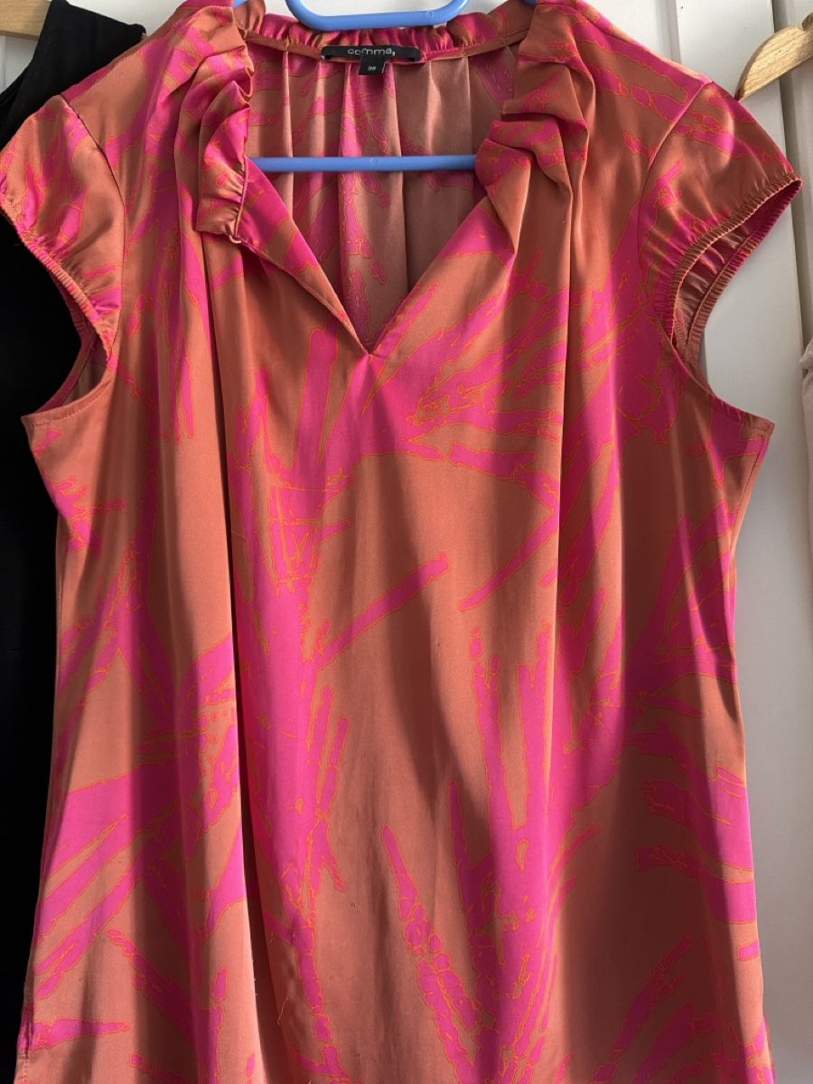 Lotti di vestiti: Damen Blusen 3er Set gemustert Grösse M plus 1 Kleid  – Usato da Tägerwilen venduto da Auster1 1