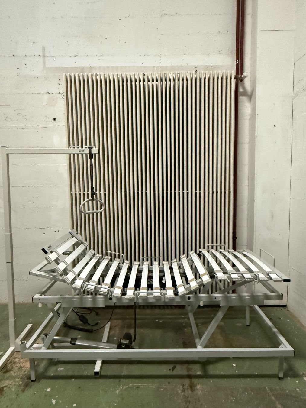 Letti: Lit électrique avec potence – Usato da Genève venduto da RabyaBen 4