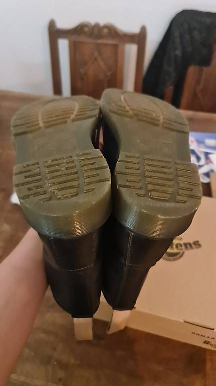 Chaussures hommes: DR. MARTENS VEGAN – D'occasion à Nidau par boutiqueMHdelala 2